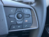 ステアリングスイッチ搭載!ハンドルひとつで手を離さなくても運転中視線をそらさなくても操作が出来て便利です