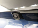 バックカメラが付いているので後方確認が非常にしやすいです。今や運転初心者も熟練者も必須装備!ついていて損はないですね♪