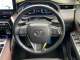 【純正革巻きステアリング】上質な革を使用することで、手にしっかり馴染みとても運転しやすいハンドルです♪