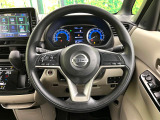【純正革巻きステアリング】上質な革を使用することで、手にしっかり馴染みとても運転しやすいハンドルです♪