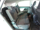 ゆとりある広々とした車内空間は、ドライブを始め買い物やレジャーなど、幅広く活躍します。一人でもみんなとでもお出かけを楽しみましょう!