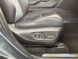 納車前にご案内しますボディーコーティングを施工する事をお勧めします。理由1納車時ピカピカ、2洗車も楽々だし雨で多少の汚れも無くなります、3運転してて気持ちがよいetc.