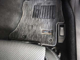 フロアマットもキレイな状態となっております♪ご納車前にも徹底的に洗浄・掃除した後ご納車させて頂きます。