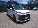 広々とした車内空間に優れた燃費性能。更にデザインも上質で人気のお車です!
