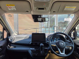 運転席周りの視界もよくハンドルも軽い取り回しなのですごく運転がしやすい車です。