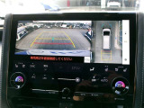 バックガイドモニターで、後方を確認しながら安心して駐車することができます。運転初心者も熟練者も必須の機能ですよ!