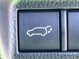 【パワーバックドア】スマートキーや運転席のボタンを押すだけでリアゲートが自動で開閉します!荷物を持っている時や、高い位置にあるバックドアを閉める際に便利な機能です♪