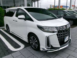 広々とした車内空間に優れた燃費性能。更にデザインも上質で人気のお車です!
