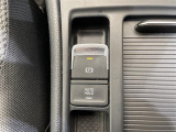 【電動パーキングブレーキ】パーキングブレーキを指先だけで操作可能です!力の弱い人にも安心してブレーキをかけていただけます!