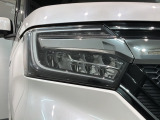 LEDヘッドライトは、点灯の瞬間から最大光量を発揮し、突然暗くなるトンネルなどでの安定感を高めます。