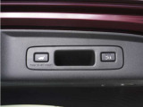 ◆予約クローズ機能付きパワーテールゲート◆キーや運転席のボタン、ハンズフリー機能など多彩なアクセスで自動開閉できます。