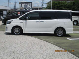 外環三郷西インター出口から約10分前後になります。新車店舗と併設されています。