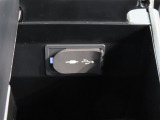 USB端子付きです。