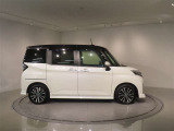 スーパーUVカット・IRカット機能付グリーンガラス(フロントドア・フロントクォーター)&UVカット機能付プライバシーガラス(リヤドア/リヤクォーター/バックドア)