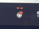 ステアリングヒータースイッチです。