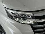LEDヘッドライトです。デザイン性がよくとても明るいので、夜間の走行や悪天候でも安心です。しかも長寿命!