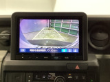 バックモニター付きで、車庫入れやバック時の後方確認をサポート。