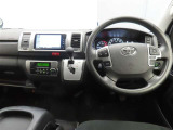 ぜひ展示車の運転席に座ってみてください。