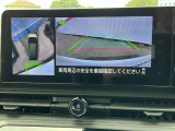 アラウンドビューモニターは車庫入れの強い味方となってくれます。上から車を見下ろすように視ることで、駐車場枠内にビシッと真っ直ぐ停めれます!☆一度使ったらわかって頂けます☆