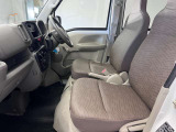 【車内ルームクリーニング済】専門スタッフにより車内はきれいにルームクリーニングを行っております。