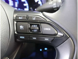 レーダークルーズコントロール(全車速追従機能付)付きです。車速に応じて追従支援してくれるので、ロングドライブも快適です。詳細は販売店スタッフまでおたずねください。