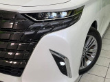 【シーケンシャルターンランプ付きLEDヘッドライト】人気の『流れるウィンカー』付きのLEDヘッドライトを装備♪高級感はもちろん、点灯時は存在感たっぷりで他車からも認識されやすく安心です。