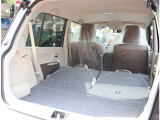 お車選びをお楽しみ頂けるよう、在庫車の展示スペースを十分に確保しております。