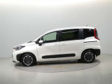 低燃費で環境にもやさしいハイブリッド車です。トヨタ専用診断機器でハイブリッドシステムを綿密に点検してあります!