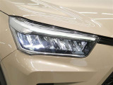 LEDヘッドライトです。デザイン性がよくとても明るいので、夜間の走行や悪天候でも安心です。しかも長寿命!