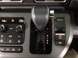 オートマチックシフトレバーは、手になじみ操作しやすい形状で安全運転にもつながります♪