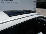 SUVならではの高いアイポイントと相まって、XC60の上質な移動空間をさらに魅力的にする装備です。