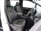 パワーシート搭載。微妙な調整が手軽にでき、適切なポジションで運転することが可能です。