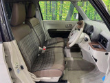 運転席シート廻りは使用感も少なく、良好な状態となっています。丁寧に使われていたことがよくわかりますね。