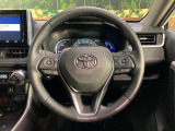 【純正革巻きステアリング】上質な革を使用することで、手にしっかり馴染みとても運転しやすいハンドルです♪