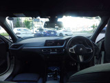 お車は【BMW Premium Selection名古屋南】に展示中!皆様のご来場、お問い合わせをお待ちしております! お問い合わせは、無料電話:0078-6043-6547まで!