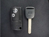 ◆スマートキー◆カギをバッグやポケットに入れたままでもドアロックの開閉ができる『スマートキー』付き!雨天や暗くなってもカギを取り出す必要がなくドアの開錠&エンジンも始動できます