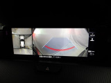 狭い場所での駐車やすれ違いなどでより的確な運転操作に役立つ360&deg;ビューモニターが装備されています。