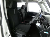 【内装クリーニング】室内は、トヨタの自動車クリーニング&ldquo;まるまるクリン&rdquo;を施工済です!シートはもちろん床面も、すっきりキレイ♪自信の仕上がりを、ぜひご覧下さい!!