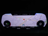 メーターパネルは10.25インチの液晶画面、バーチャルコクピットを採用しております。スピードメーター表示はもちろんのこと、ナビ・ラジオ・メディアなどもステアリングスイッチで操作可能となります。
