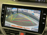 【バックカメラ】駐車時に後方がリアルタイム映像で確認できます。大型商業施設や立体駐車場での駐車時や、夜間のバック時に大活躍!運転スキルに関わらず、今や必須となった装備のひとつです!