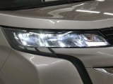 LEDヘッドライトです。デザイン性がよくとても明るいので、夜間の走行や悪天候でも安心です。しかも長寿命!