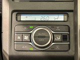車内空調は&rdquo;AUTOエアコン&rdquo;にお任せ。運転に集中出来ますよ!