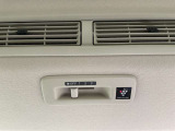 ルークスだからある機能!!他車にはほぼない機能です!!送風機能付き、車内に風を循環させるためについてます。エアコンではありません!!