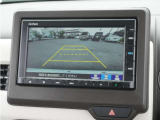 【バックカメラ】駐車が苦手な方でも安心してお乗りいただけます。リバース連動で画面が切り替わるのでとっても便利です。