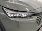 フルLEDヘッドライト〈デイタイムランニングランプ付〉(オートレベリング/オートライトコントロール機構付)