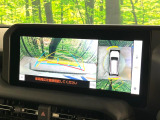 【パノラミックビューモニター】専用のカメラにより、上から見下ろしたような視点で360度クルマの周囲を確認することができます☆死角部分も確認しやすく、狭い場所での切り返しや駐車もスムーズに行えます。