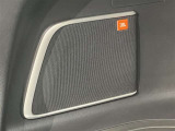 納車前にご案内しますボディーコーティングを施工する事をお勧めします。理由1納車時ピカピカ、2洗車も楽々だし雨で多少の汚れも無くなります、3運転してて気持ちがよいetc.
