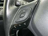 ステアリングスイッチ装備!運転しながら手元でオーディオの操作などができます。