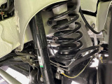 お車を安心してお乗りいただく為には、足回りの定期点検が欠かせません。サービスサポート(有償保証)では無料点検もご提供しており、安心のカーライフをお過ごしいただけるサポート体制が整っています。