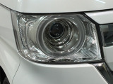 LEDヘッドライトは、点灯の瞬間から最大光量を発揮し、突然暗くなるトンネルなどでの安定感を高めます。